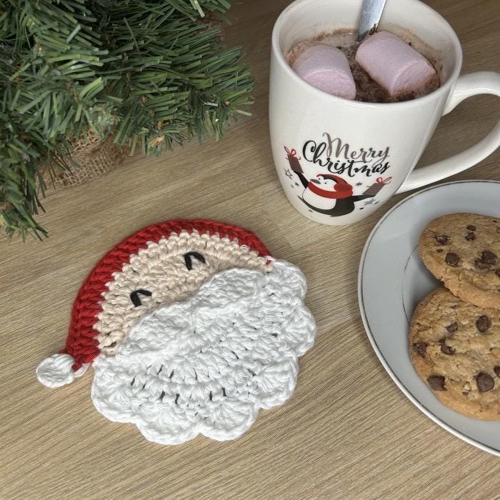 Santa Claus Patterned Coaster | Knitting / Amigurumi Pattern PDF Doll Making