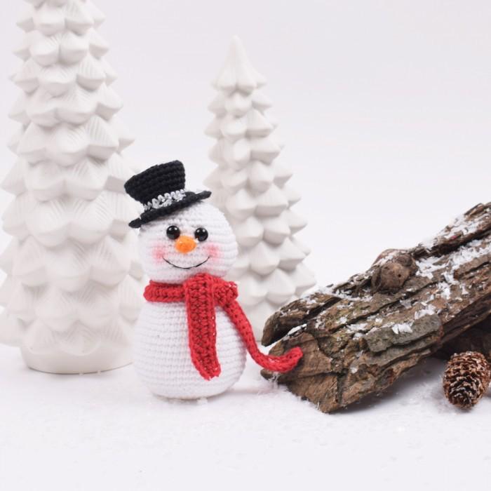 FREE Crocheted Snowman Pattern PDF | Easy Amigurumi for Beginners | DIY Holiday Decor Project Doll Making